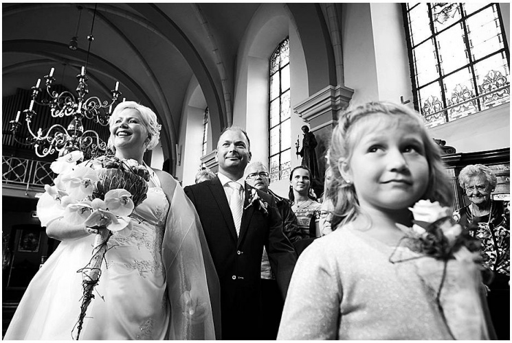 bruidsreportage kerk Swier Wijnandsrade Limburg