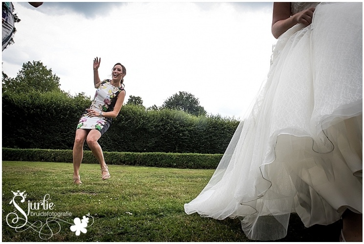 bruidsfotograaf Limburg trouwen bij kasteel Aldengoor in Haelen (37)