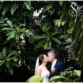 899 20343 bruidsfotograaf leiden trouwen in de hortus botanicus en de engelbertha hoeve 26 detail